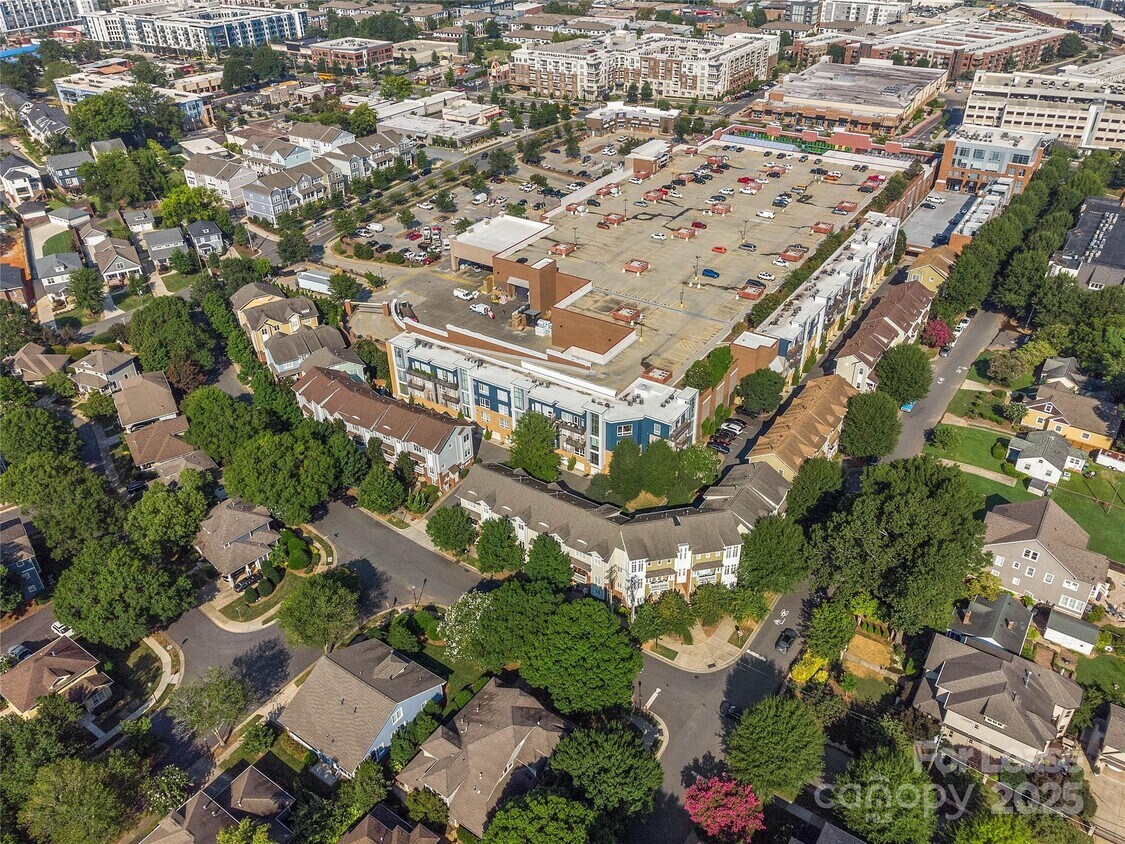 Foto principal - 2228 Lyndhurst Ave
