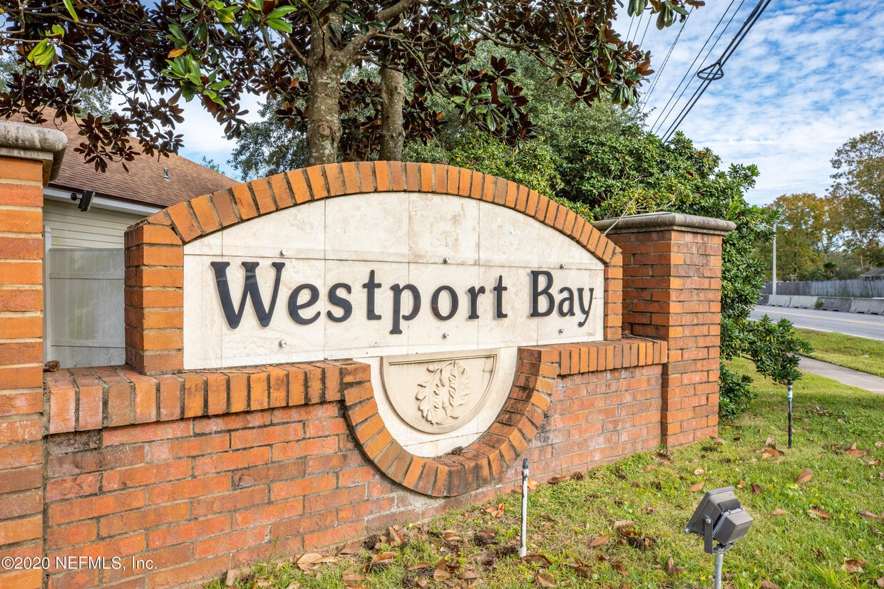 Foto principal - 7717 Westport Bay Dr