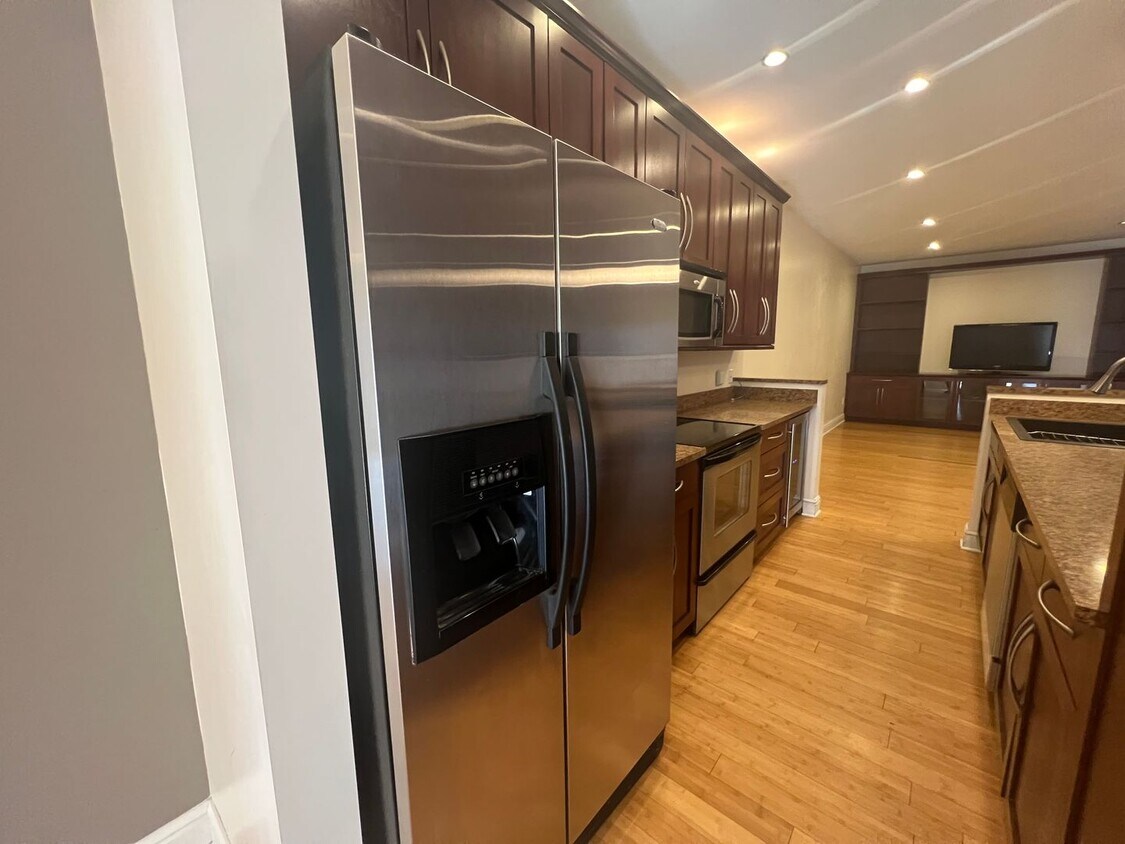 Foto principal - Beautiful 3 Bedroom/ 2.5 Bath with Integra...