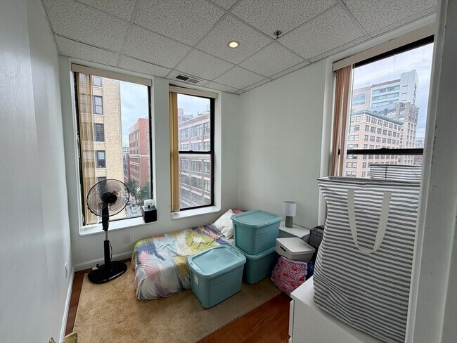 Foto del edificio - 72 Kneeland St
