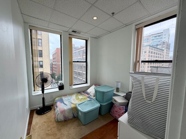 Building Photo - 72 Kneeland St