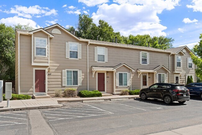 Foto del edificio - Move-In Ready 2-Bed Townhome with A/C & Fi...
