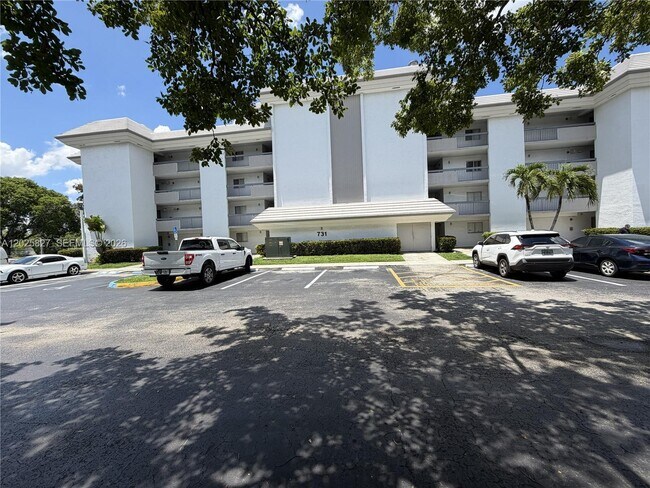Foto del edificio - 731 N Pine Island Rd