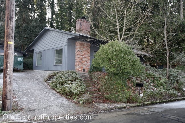 Building Photo - 490 E 39th Ave