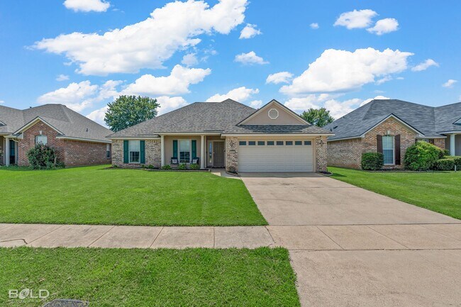 Foto del edificio - Check Out this 4 bed 2 bath