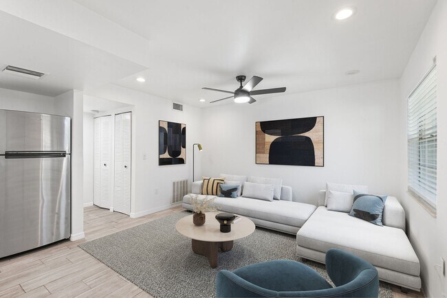 Foto del edificio - GULFPORT APARTMENT FOR RENT!