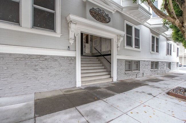 Building Photo - 3400 Sacramento St