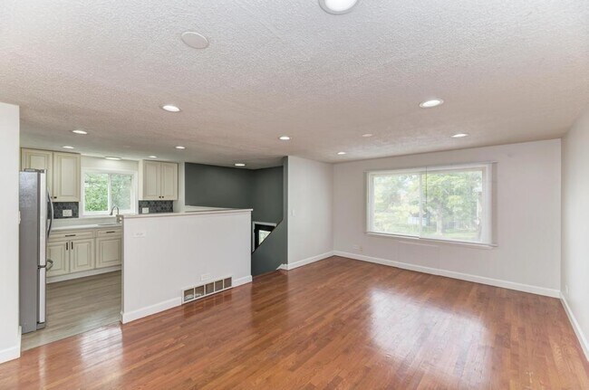 Foto del edificio - 1549 Revere Cir