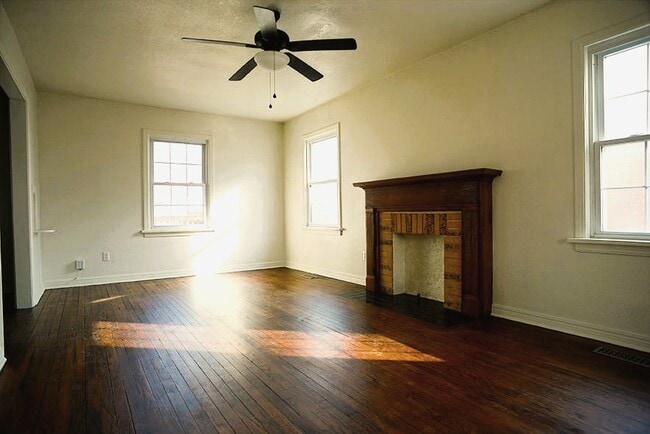 Building Photo - 3305 Pioneer Ave