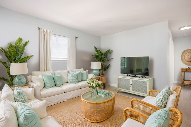 Interior Photo - Crestwood Gardens