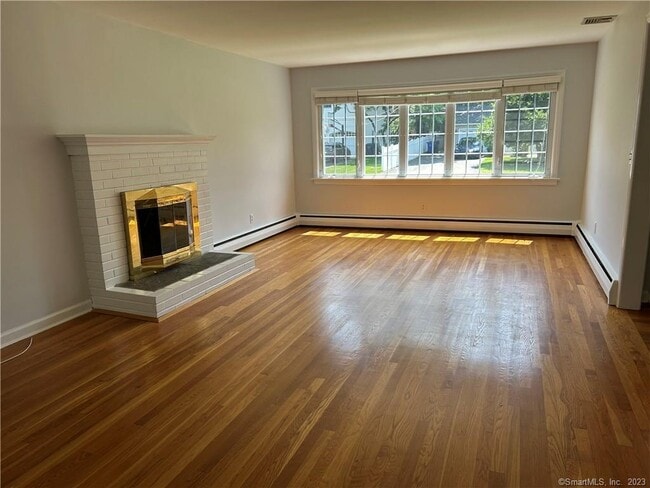 Building Photo - 127 Orchard Dr