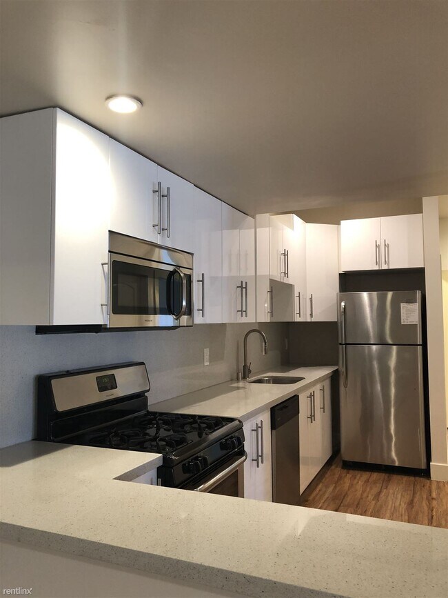 Foto del edificio - 3 br, 1 bath 4plex - 2100 Market St #B