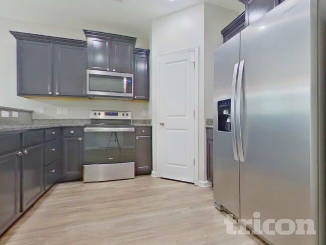 Building Photo - 14 Glenwood Springs Ct