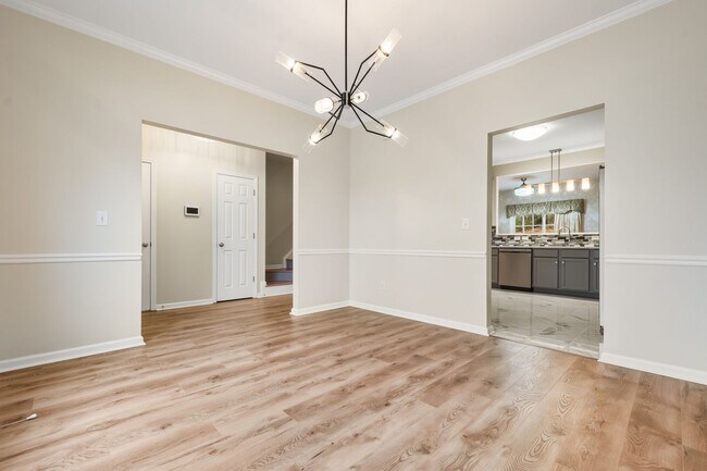 Foto del edificio - Thoughtfully designed 3 bedroom, 2.5 bath townhome with fenced yard