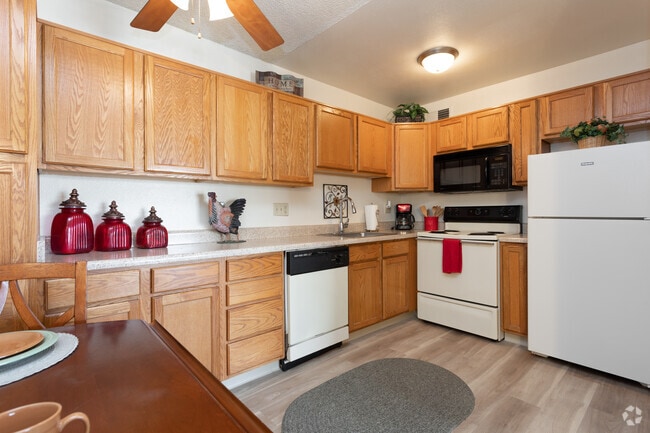 Building Photo - Hidden Gem- 1 & 2 bedroom apartments