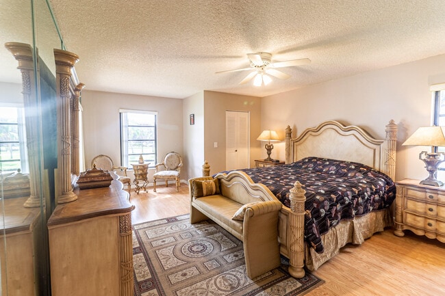 Building Photo - 7300 Amberly Ln