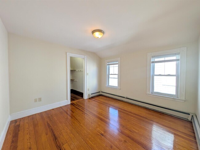 Foto del edificio - 41 Bay State Ave