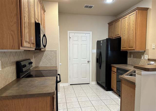 Foto del edificio - 4145 Woodland Tr
