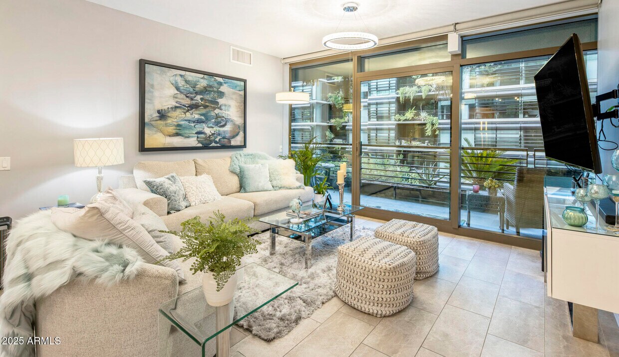 Foto principal - 7120 E Kierland Blvd