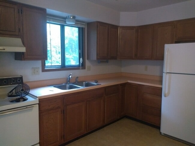 Building Photo - South Franklin Apartments