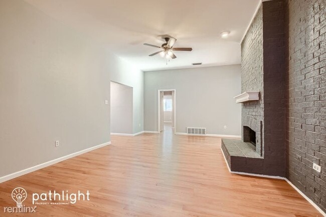 Building Photo - 3 br, 2 bath House - 3710 Bellaire Dr UNIT