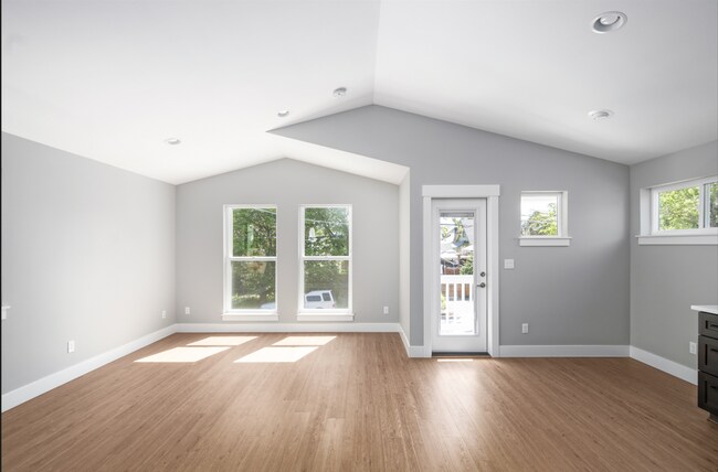 Foto del edificio - 7965 N Fenwick Ave