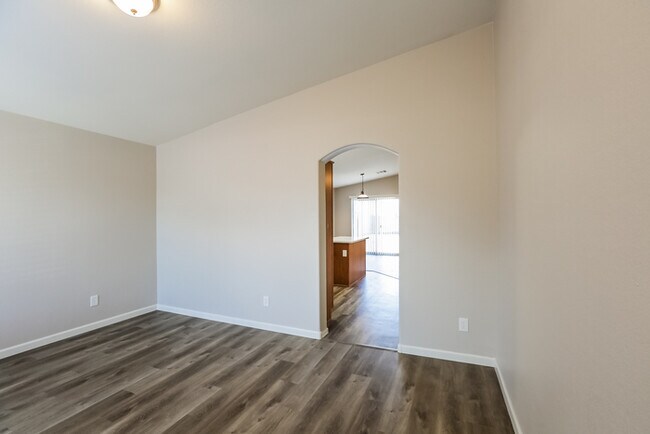 Foto del edificio - 1625 E Aspen Ave