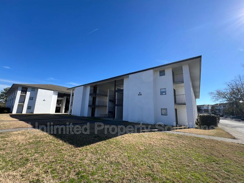 Building Photo - 456 Racine Dr
