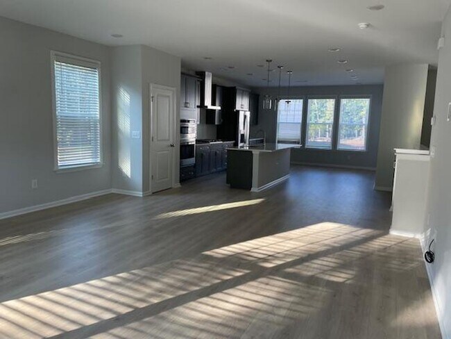 Foto del edificio - 1988 Chipley Dr