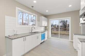 Building Photo - 324 East Bethune Street