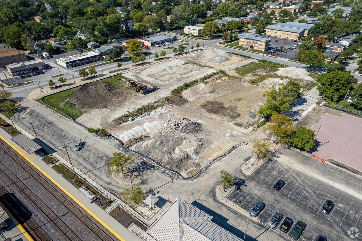 Building Photo - 405 N Ardmore Ave
