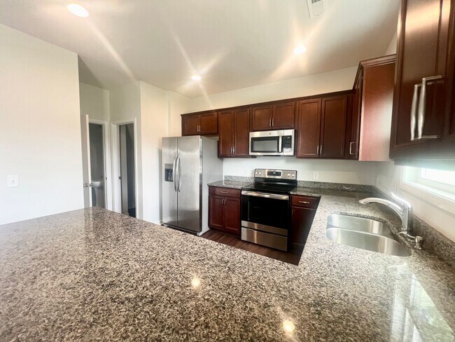 Building Photo - Welcome Home! 4BR/2.5BA in Manning Crossing – Elon