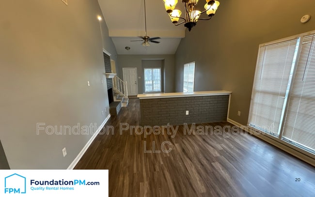 Building Photo - 377 Taylors Way