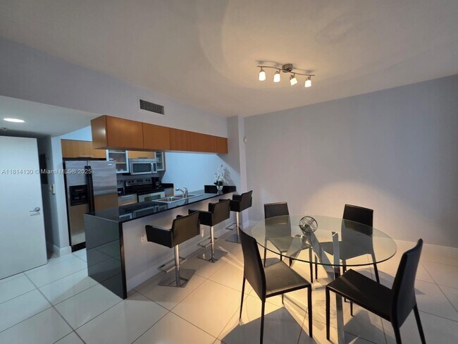 Foto del edificio - 1750 N Bayshore Dr