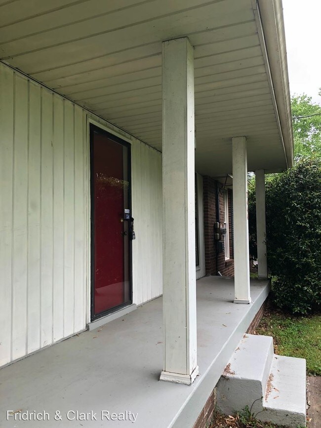 Foto del edificio - 3 br, 1 bath House - 7444 HWY 70 S