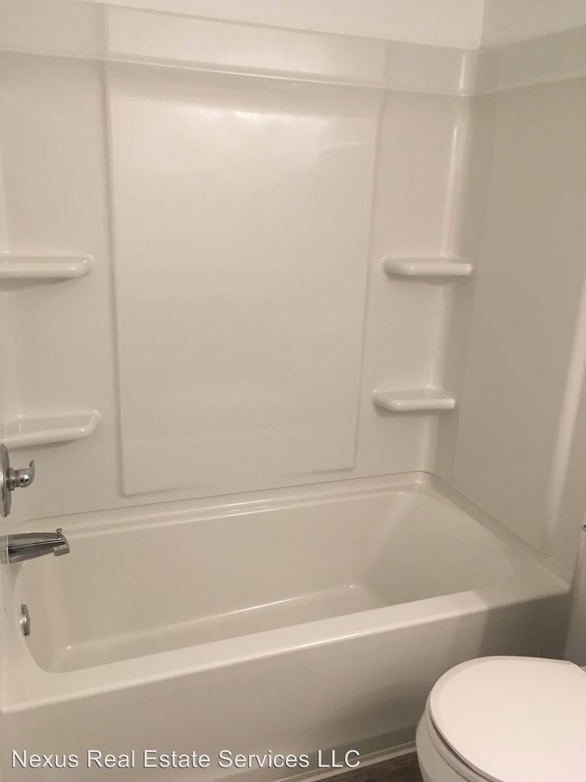 Building Photo - 735 Tyler St NE