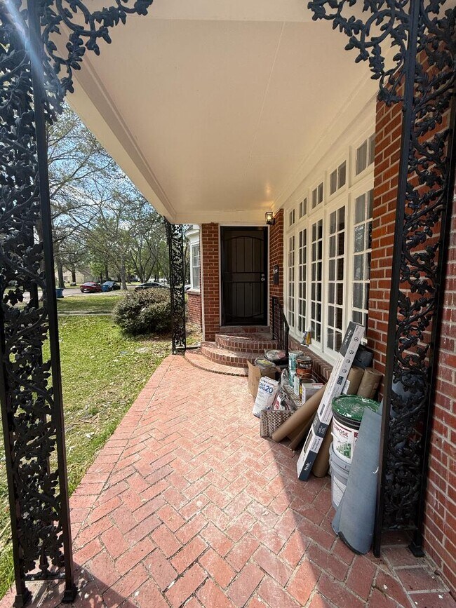 Foto del edificio - 629 Catalpa St