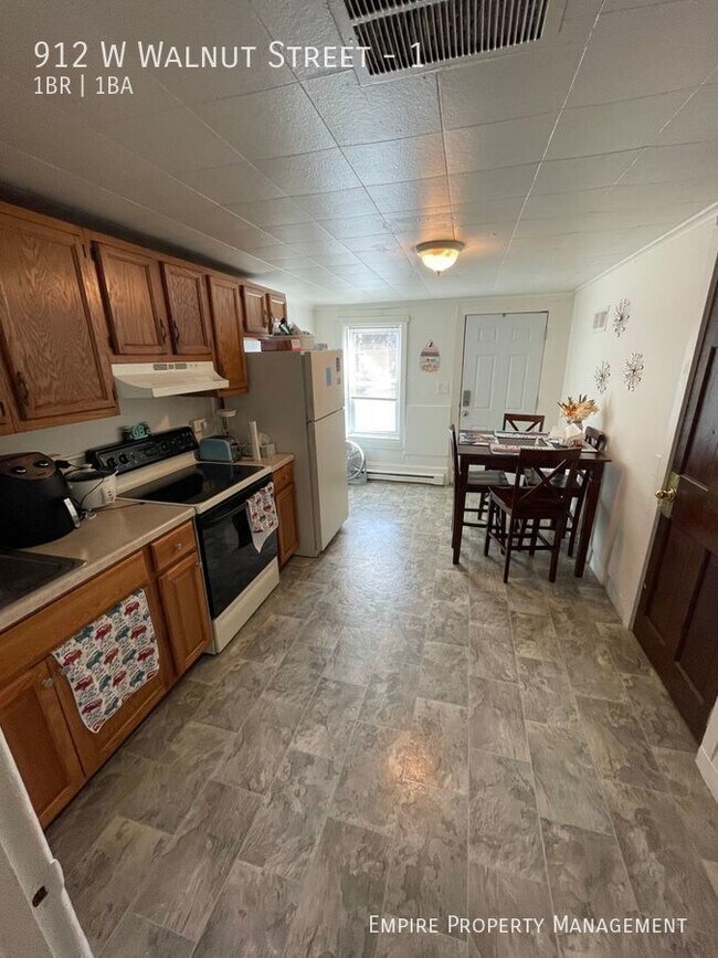 Foto del edificio - 1st Floor: 1 Bedroom /1 Bathroom Apartment...