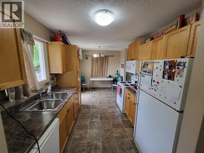 Photo du bâtiment - 2161 Palm Rd S