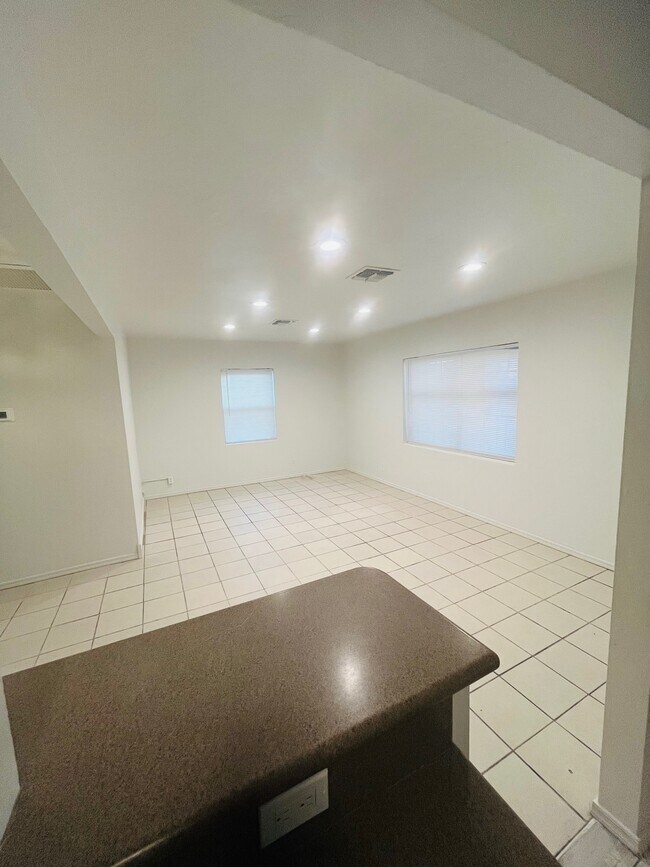 Living room - 1706 E Grant Rd