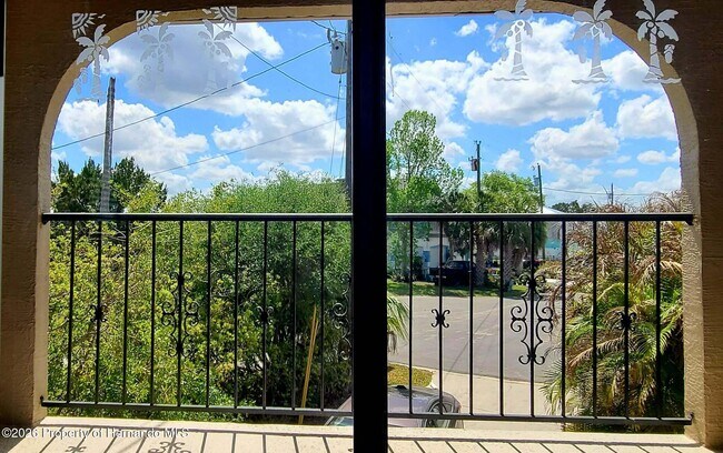 Foto del edificio - 3415 Holly Springs Dr