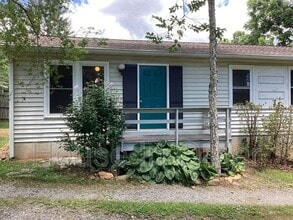 Building Photo - 905 Montreat Rd