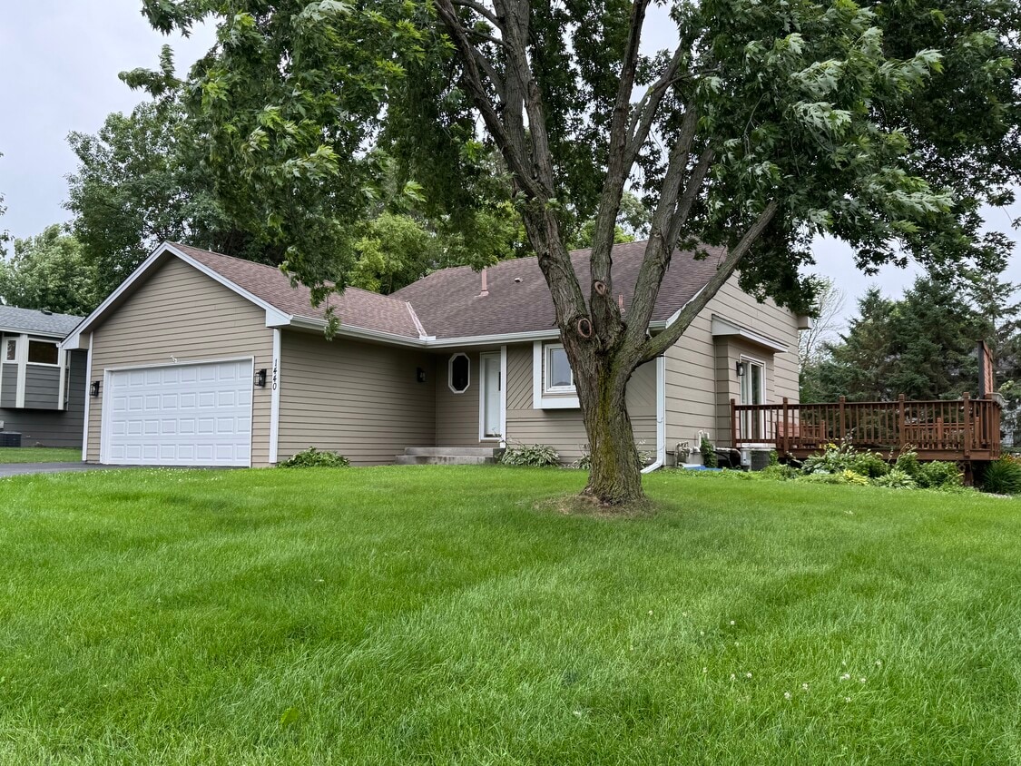 Primary Photo - 1440 Hunter Square