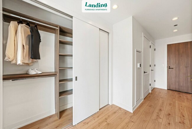 Foto del edificio - 369 W Grand Ave