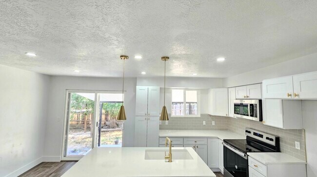 Foto del edificio - 3797 Armoridge Dr