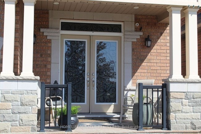 Building Photo - 210 Bellchase Trl