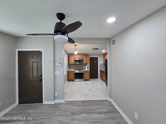 Foto del edificio - 4106 Lockhart Dr