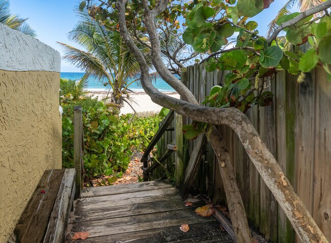 Foto del edificio - 205 Coral Rd