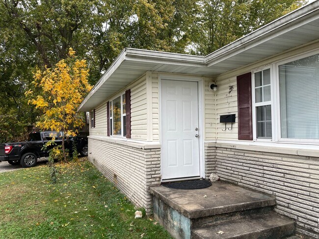 Building Photo - 838-840 S Link Ave.