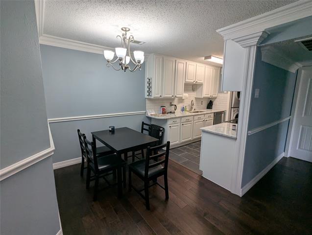 Primary Photo - 18333 Roehampton Dr